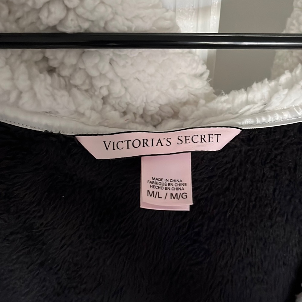 Hooded Victoria’s Secret robe
